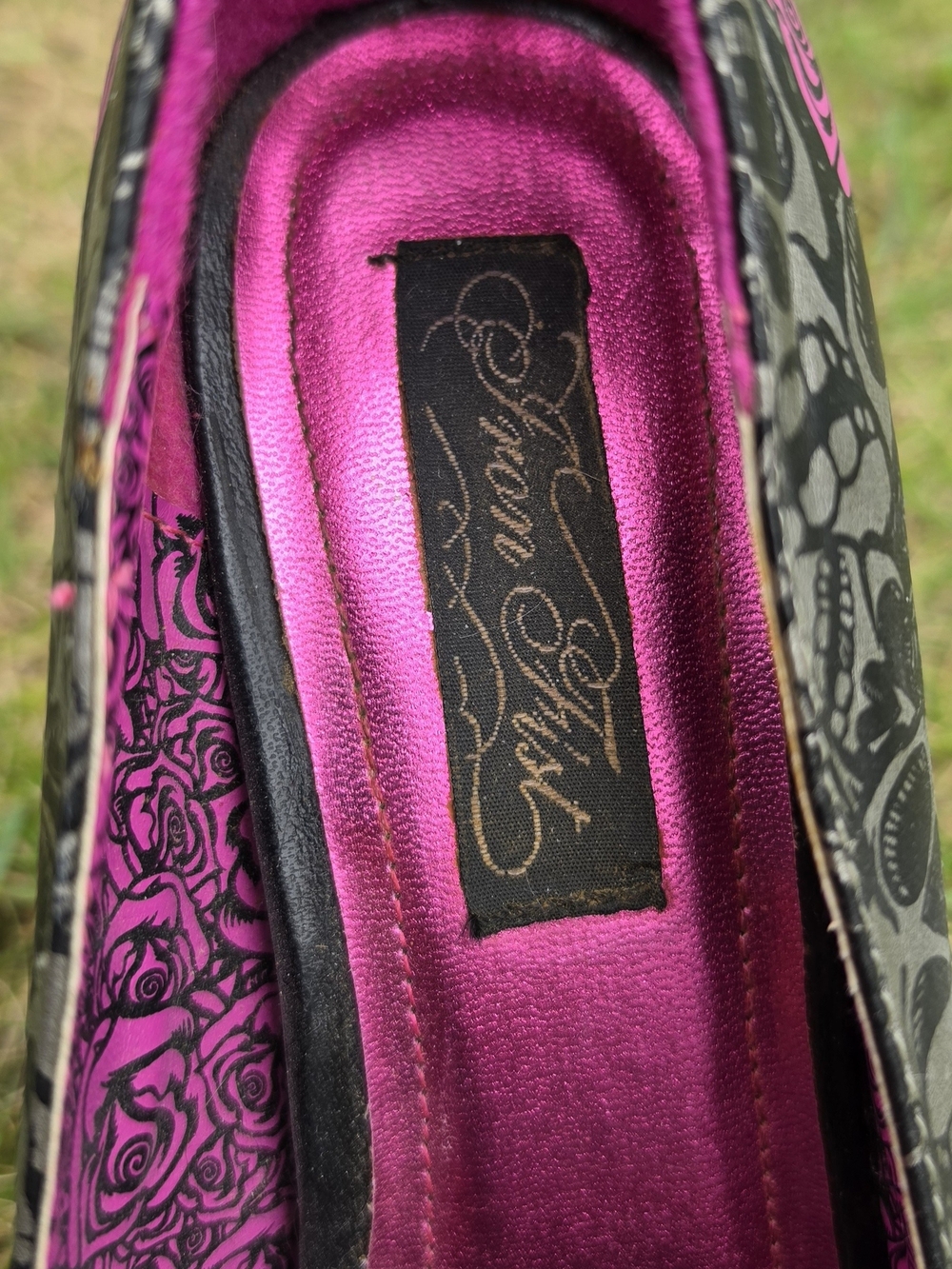 Iron Fist "Muerte Punk" Black Gray Skulls Pink Roses Stud Peep-Toe Heels Size 7 - Picture 5 of 7